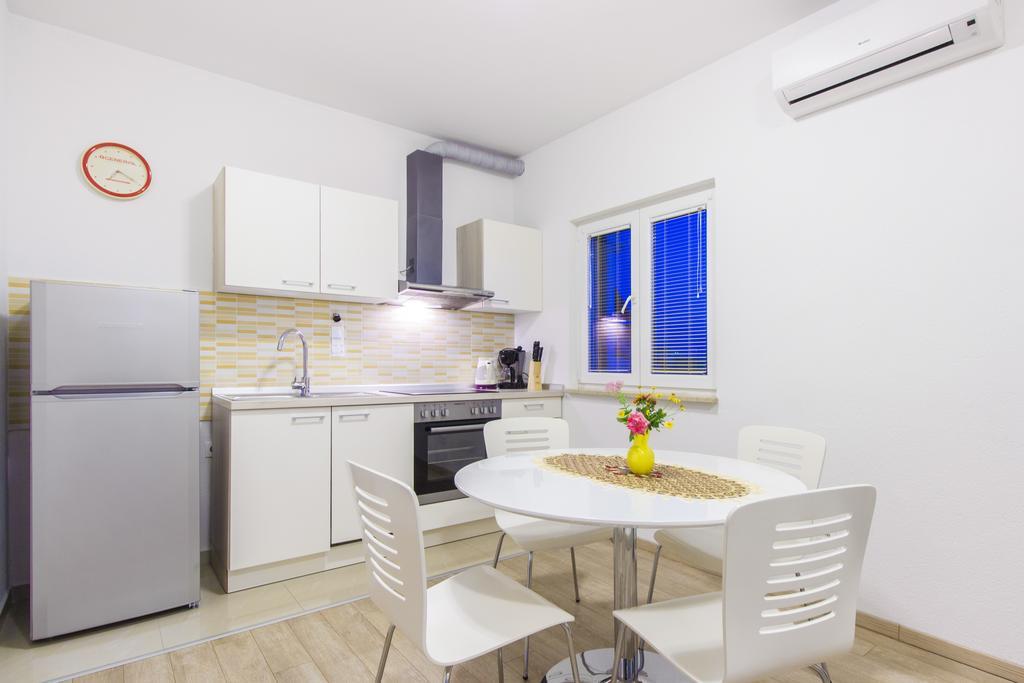 Apartments Srdarev Pencov 보디체 객실 사진